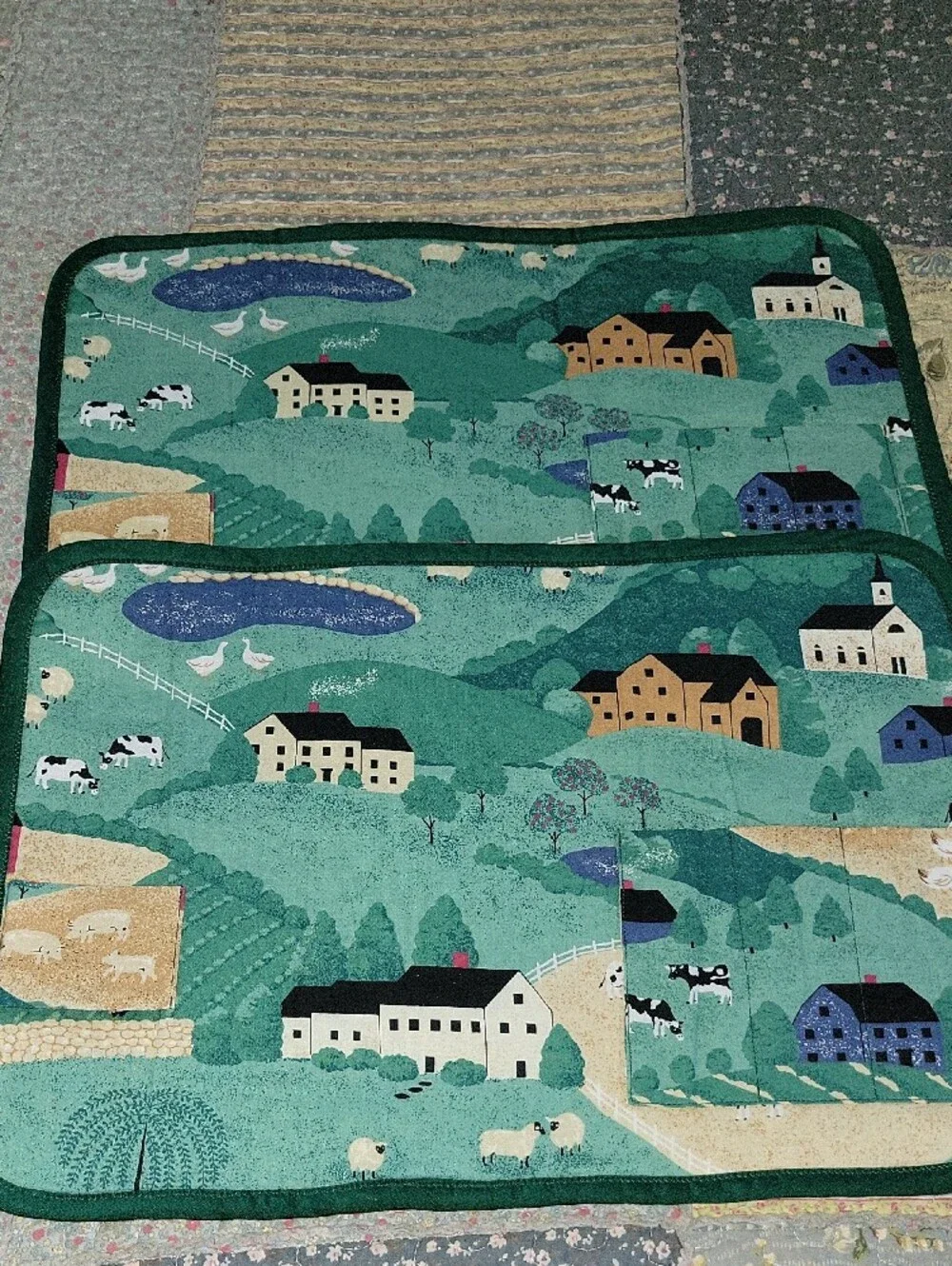 1992 Fabric Traditions Country Farm Placemats Set of 2 Quilted Pocket Cottage